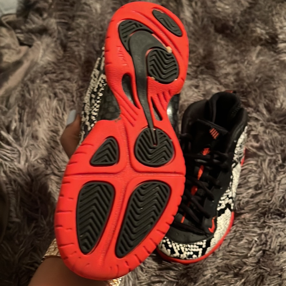 Nike Famous - Picture 2 of 3